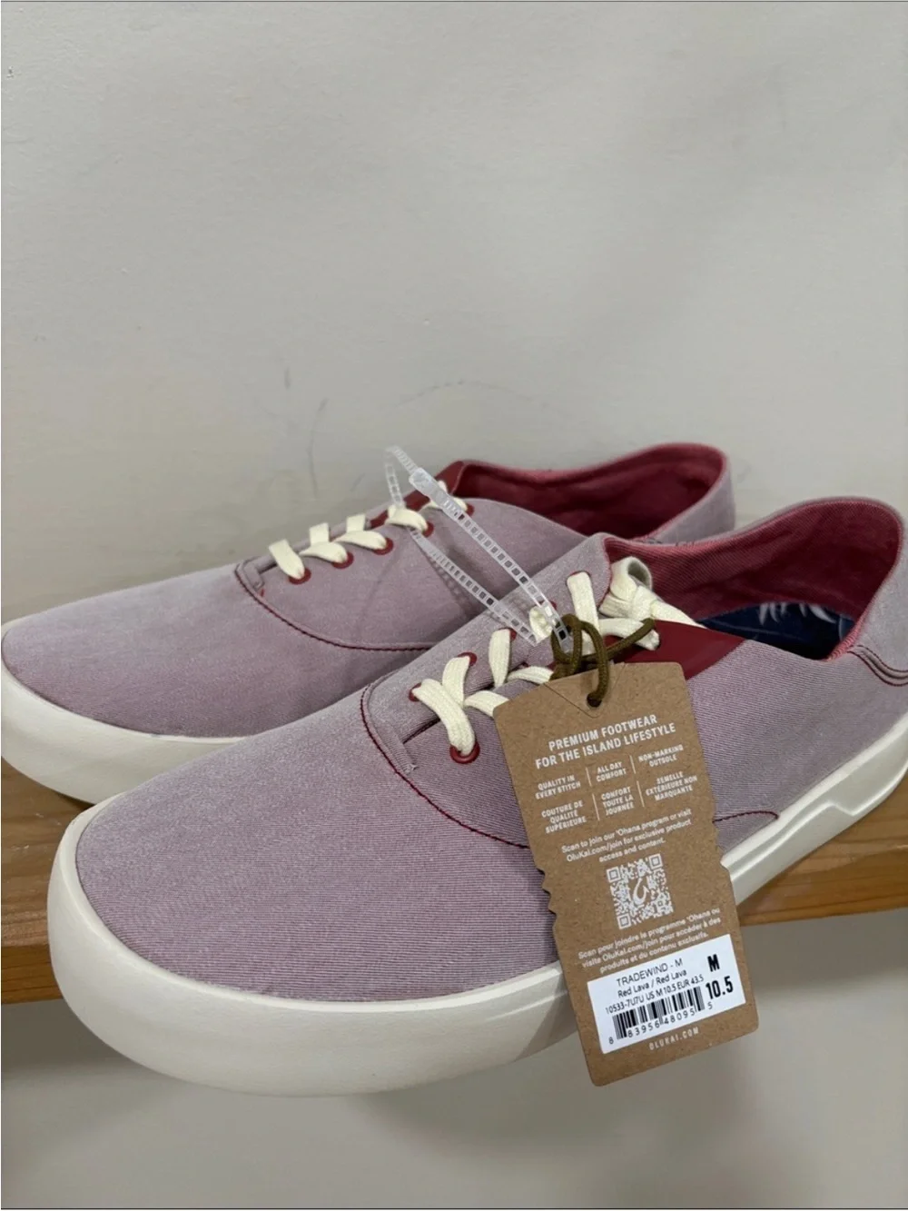 OluKai Men’s Tradewind Red Lava Sneakers, Size 10, 5, NWT